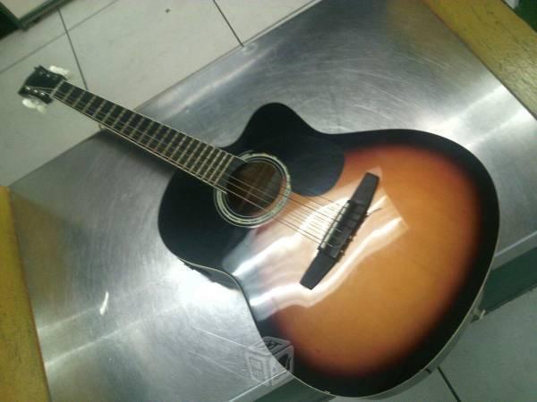 Guitarra electroacustica Chamin Correa