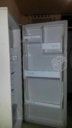 Refrigerador acros 7 pies IDEAL PARA ESTUDIANTES