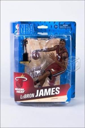 Lebron James Con Trofeo De Mvp Miami Heat Serie 24
