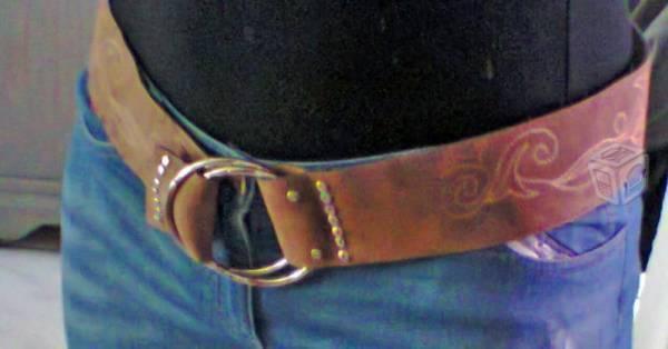 Lindo cinturon de gamusa para dama marca zara