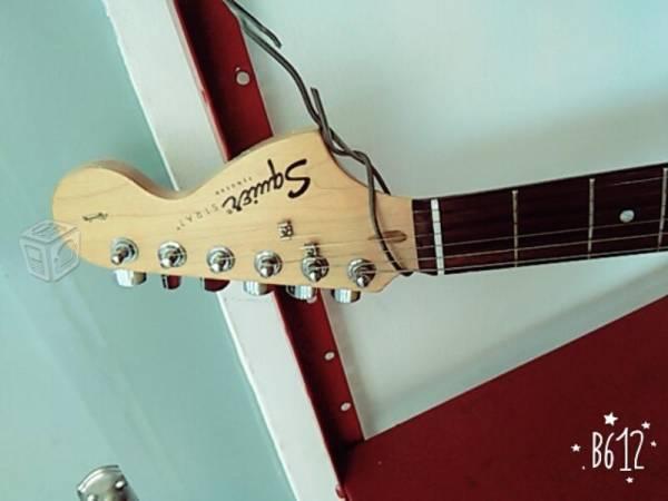 Guitarra fender squier bullet stratocaster