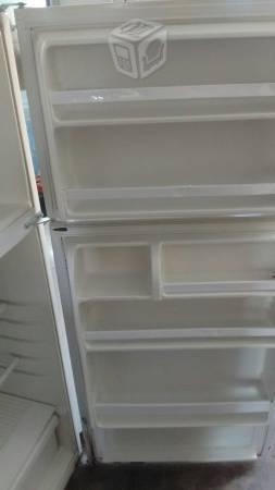 Refrigerador 14 pies no es de escarcha