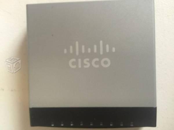 Switch Cisco 10/100Mbps modelo SF100D-08