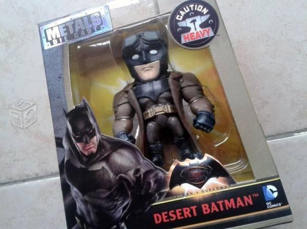 Desert batman. metals die cast. batman v superman