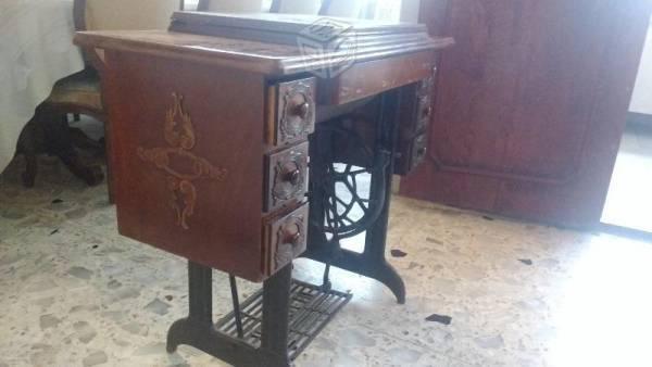 Maquina de coser antigua singer de coleccion