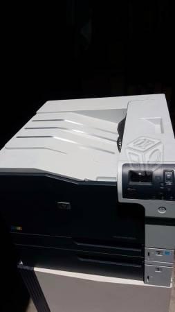 IMPRESORA HP color laser jet CP5525