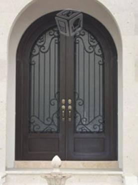 Puertas princiapales con diseño rendondo