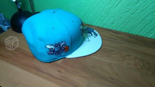 Gorra nueva NEW ERA original (hornets de charlot)