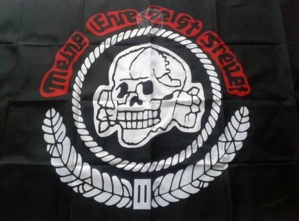 Bandera alemana totenkopf: meine ehre heisst treue