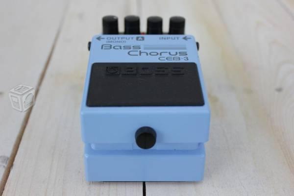 Pedal de efecto Bass Chorus Boss CEB-5