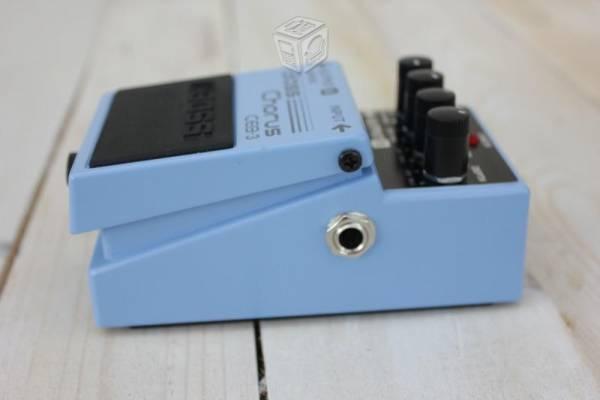 Pedal de efecto Bass Chorus Boss CEB-5