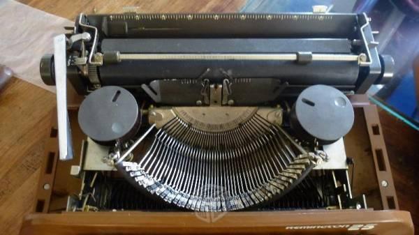 Máquina de escribir Remington 25