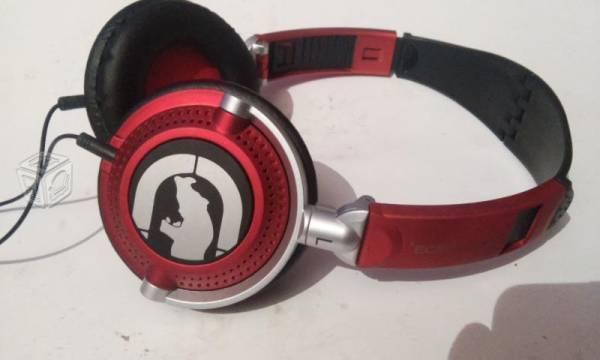 Audifonos de la marca ecko color rojos