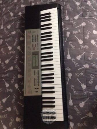 Teclado CASIO lk120