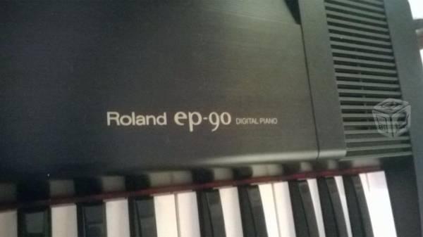 Excelente Piano eléctrico Roland Ep 90