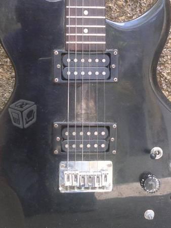 Guitarra eléctrica lyon li15