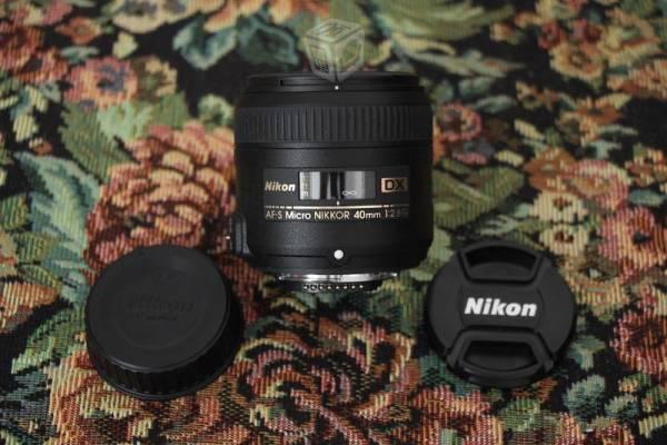 Lente Nikon micro 40mm f/2.8mm con caja