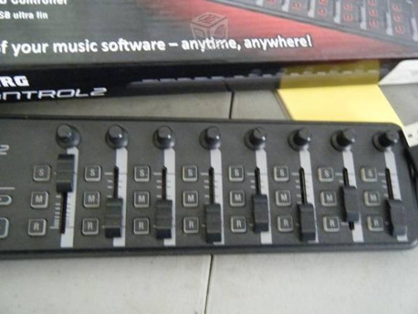 Controladora MIDI KORG