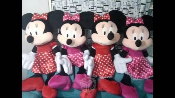 Minnie de peluche