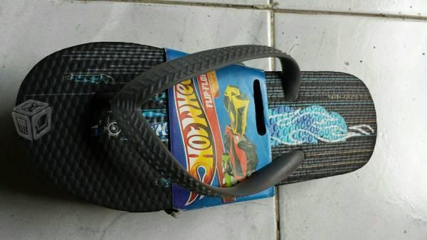 Sandalias Hot wheels para niño