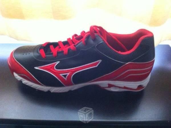 Spikes MIZUNO nuevos y originales tallas 5, 7 y 10