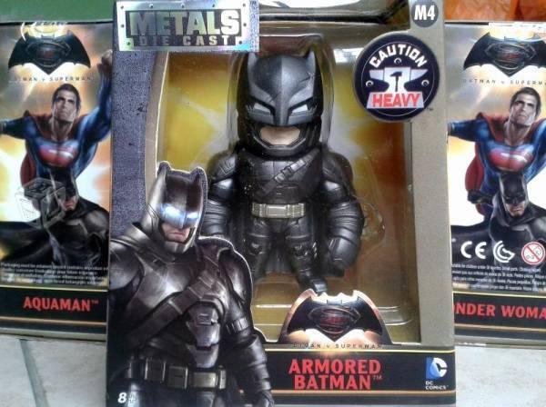 Batman armored. metals die cast. dc comics. nuevo