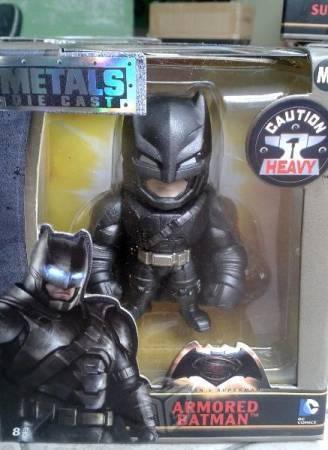 Batman armored. metals die cast. dc comics. nuevo