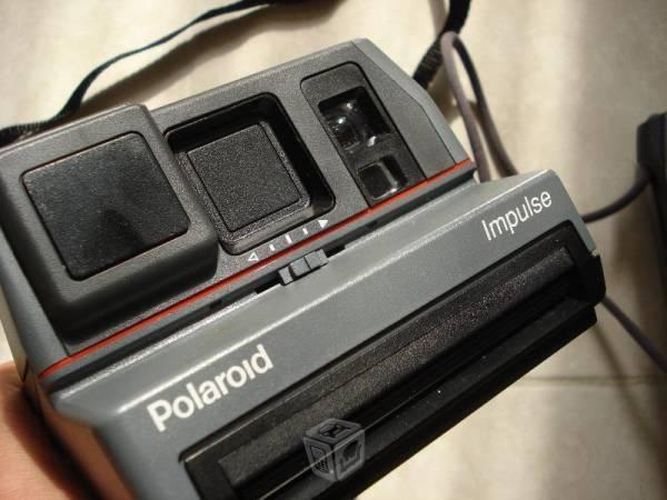 2 camaras Polaroid 1Impulse y otra Polaroid one