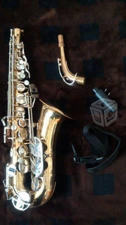Saxofón Alto marca Bundy Selmer II