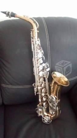 Saxofón Alto marca Bundy Selmer II