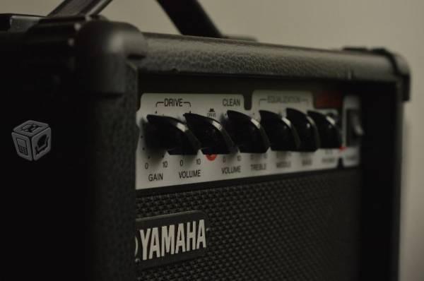 Amplificador Yamaha GA-15