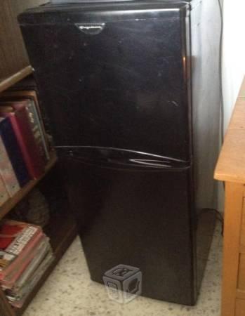 Refrigerador como nuevo color negro
