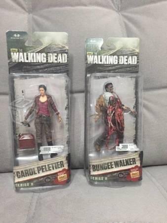 Walking Dead, 2 figuras diferentes