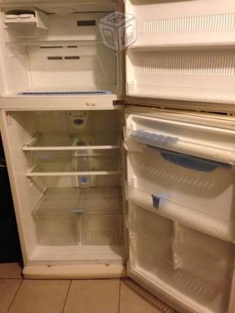 Se vende refrigerador LG