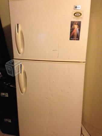 Se vende refrigerador LG
