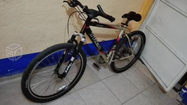 Bicicleta de aluminio trek 4500 alpha r26