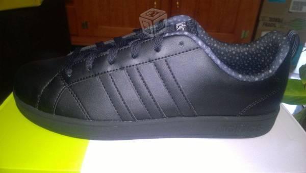 Tenis adidas advantaje negros