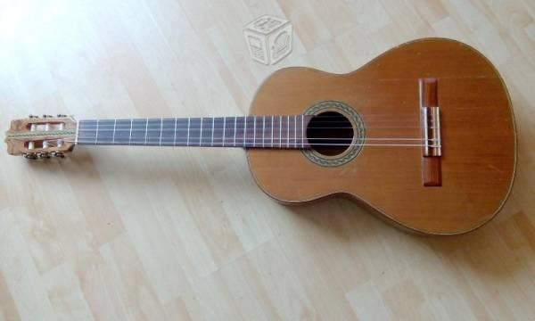 Guitarra de cedro artesanal michoacana