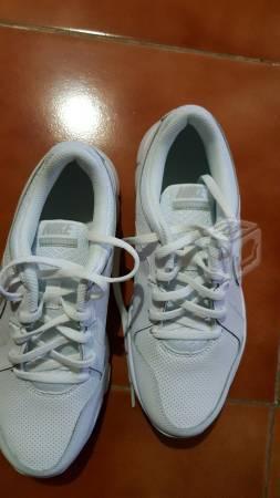 Tenis nike de piel