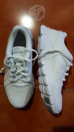 Tenis nike de piel