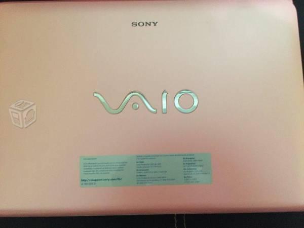 Lap Top SONY VAIO color ROSA