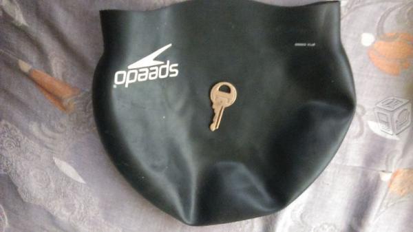 Gorra para natacion profesional ajustable negra