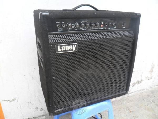 Amplificador para Bajo Laney modelo RB3 de 65 W