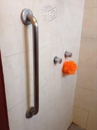 Tubo soporte, pasa manos para baño o regadera