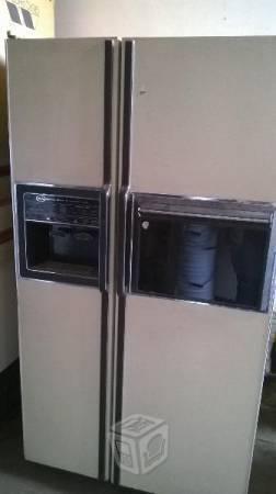 Refrigerador dos puertas color beige