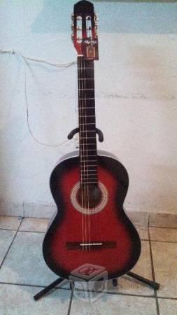 Guitarra acustica, mestiza