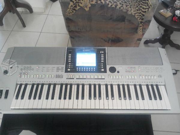 Yamaha psr s710