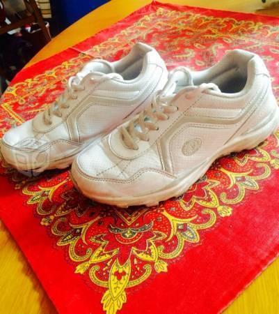 Tenis Escolar Spalding