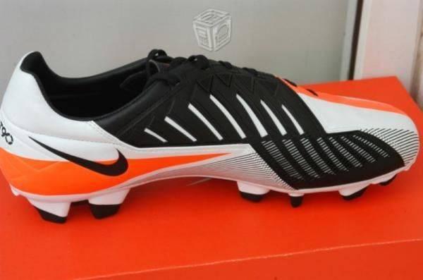 NIKE T90 STRIKE IV FG 27.5 y 28.5MEX