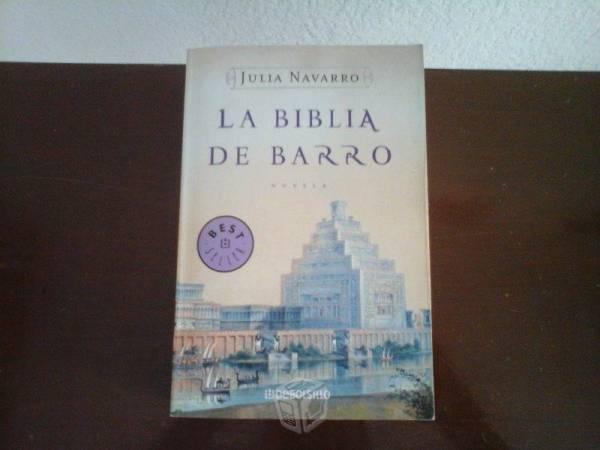 LIBRO La Biblia de Barro, Autor Julia Navarro